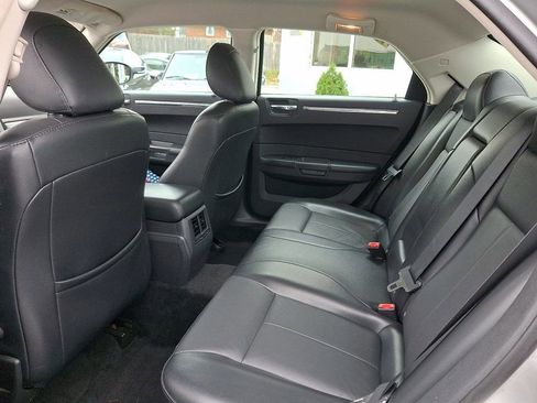 Used 2010 Chrysler 300 Touring image 13