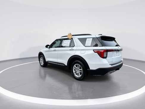 Used 2025 Ford Explorer Active w/ Active Comfort Package RWD image 6