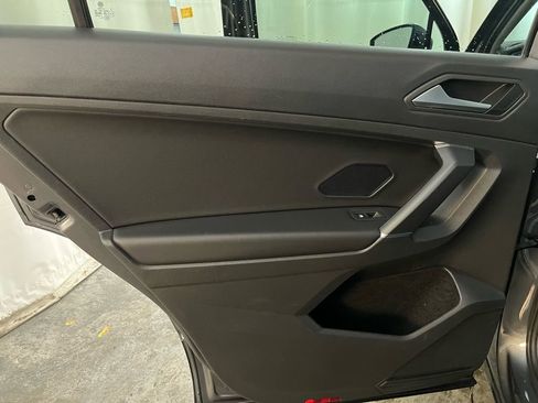Used 2020 Volkswagen Tiguan S image 24
