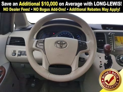 Used 2013 Toyota Sienna XLE image 18