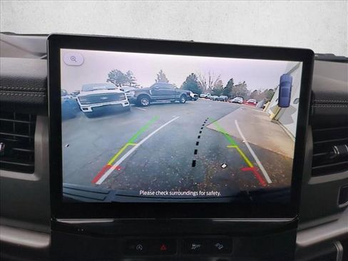 Used 2023 Ford Expedition XLT image 12