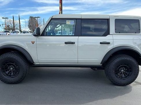 New 2026 Ford Bronco Badlands w/ Sasquatch Package image 7