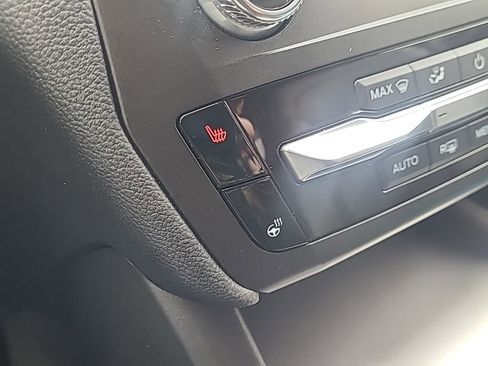 Used 2020 Ford Explorer XLT w/ Equipment Group 202A image 25