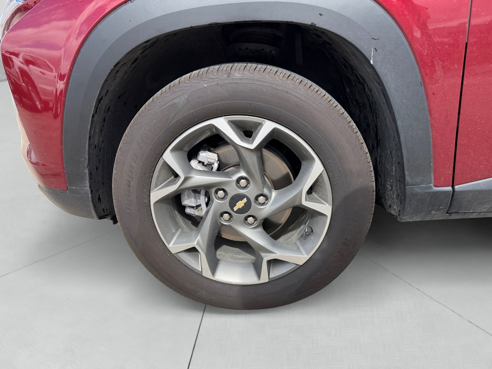 Used 2025 Chevrolet Trax LT w/ LT Convenience Package FWD image 14