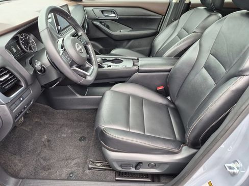 Used 2023 Nissan Rogue SL FWD image 11