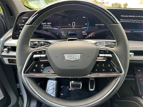 New 2026 Cadillac Vistiq Sport image 25