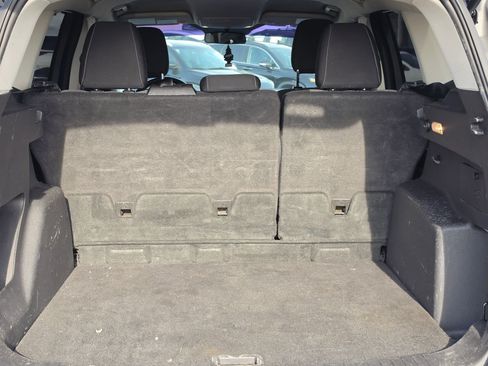 Used 2019 Ford Escape SE FWD image 12