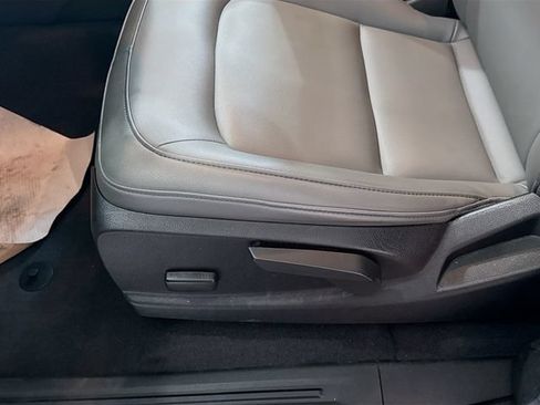 Used 2021 Chevrolet Colorado W/T RWD image 19
