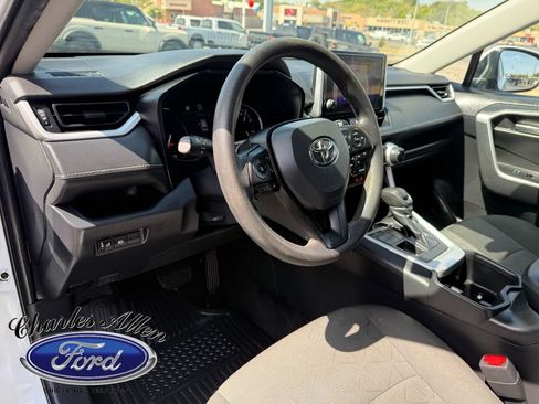 Used 2023 Toyota RAV4 XLE AWD/4WD image 9