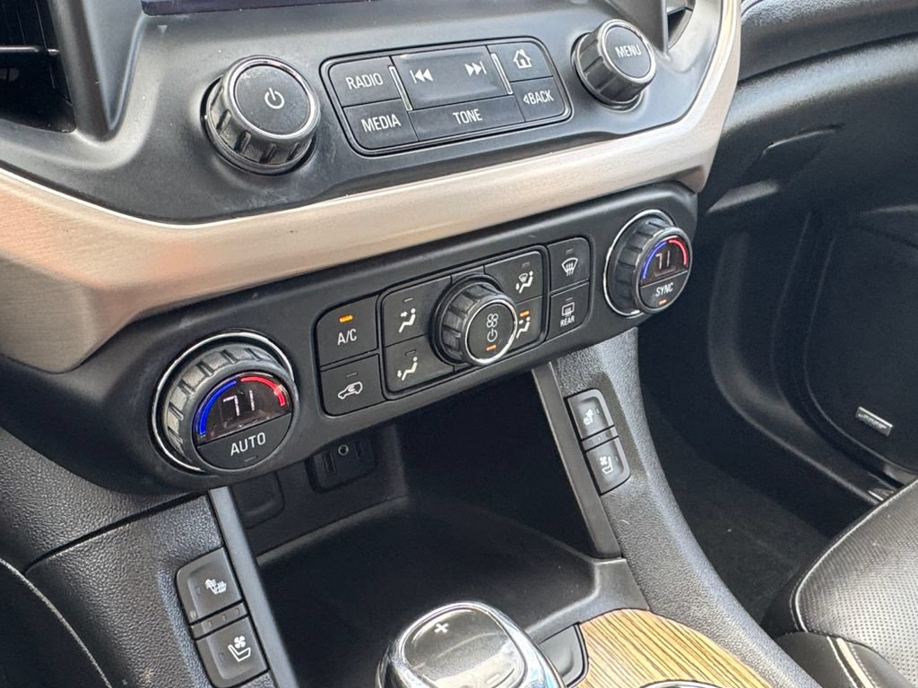Used 2019 GMC Acadia Denali w/ Technology Package AWD/4WD image 28