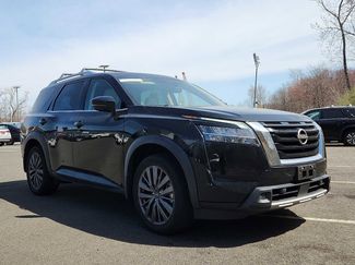 Used 2022 Nissan Pathfinder SL w/ SL Premium Package video 3
