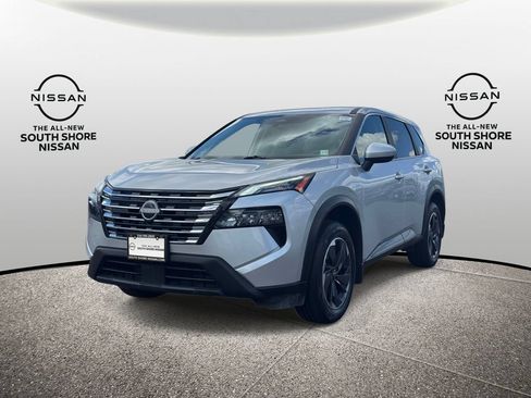 Used 2025 Nissan Rogue SV FWD image 4