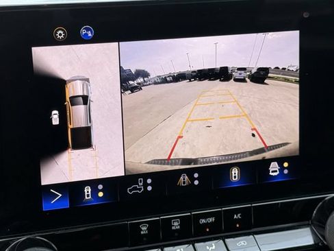 Certified 2024 Chevrolet Colorado Trail Boss w/ Technology Package AWD/4WD image 22