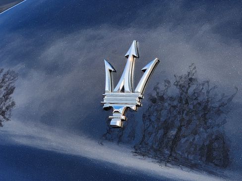 Used 2023 Maserati Levante GT AWD/4WD image 9