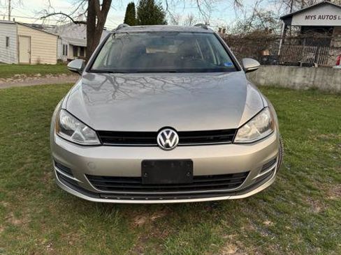 Used 2016 Volkswagen Golf Limited Edition image 2