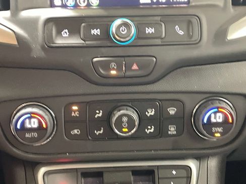 Used 2023 GMC Terrain SLE w/ Driver Convenience Package FWD image 31