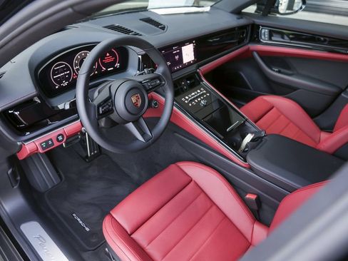 New 2026 Porsche Panamera image 4