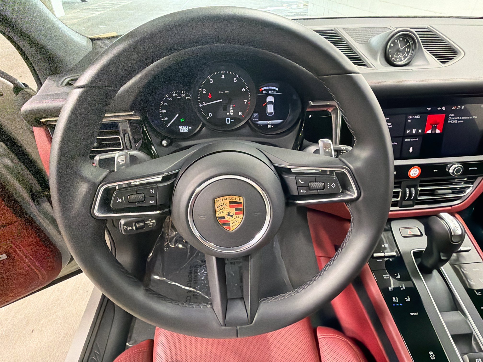 Certified 2026 Porsche Macan AWD/4WD image 38