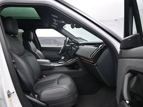 Used 2024 Land Rover Range Rover Sport SE AWD/4WD image 28