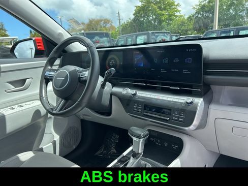 Used 2024 Hyundai Kona SEL AWD/4WD image 25
