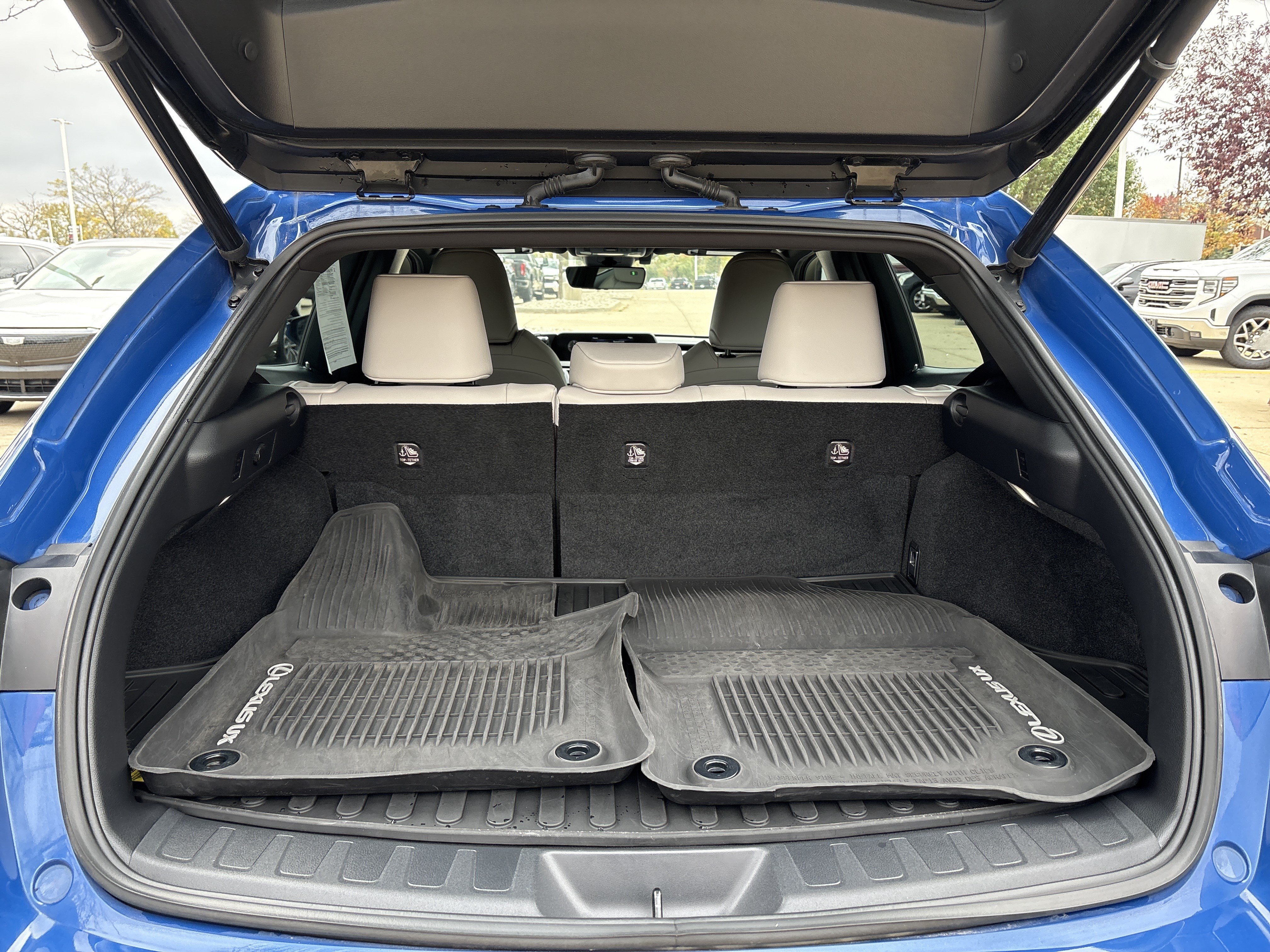 Used 2022 Lexus UX 250h w/ Premium Package AWD/4WD image 6
