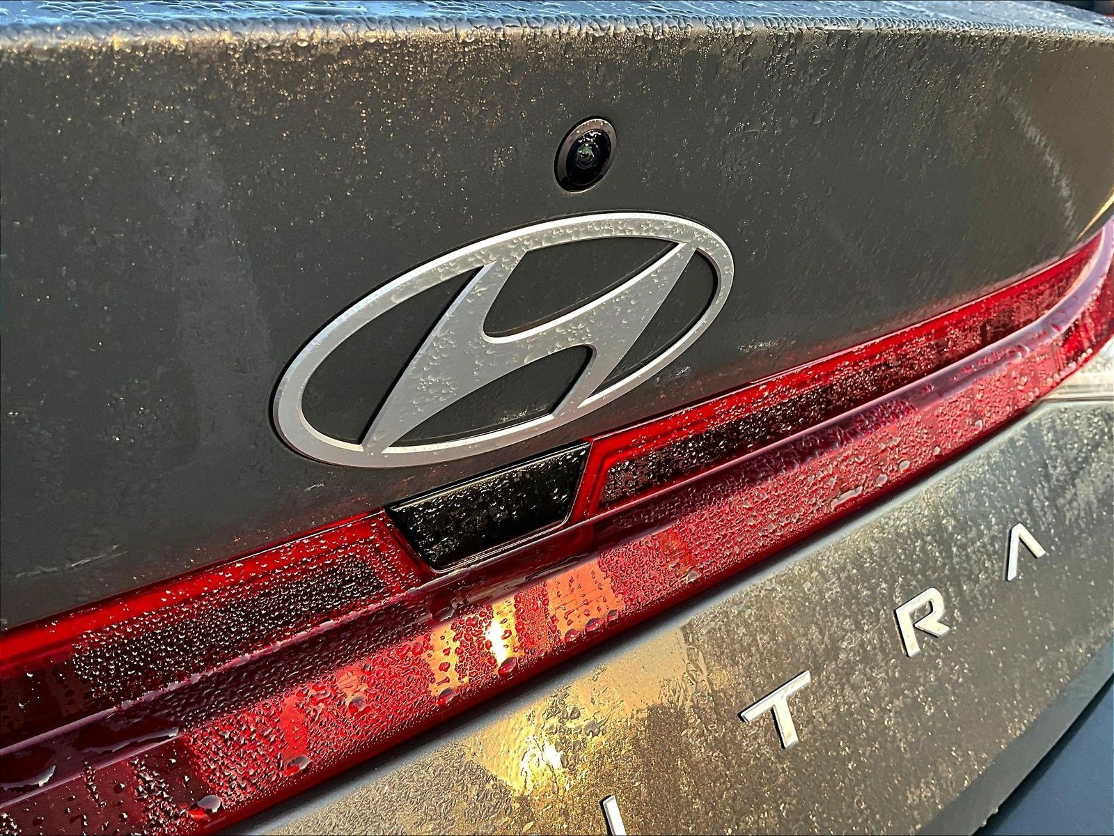 Used 2024 Hyundai Elantra SE FWD image 24