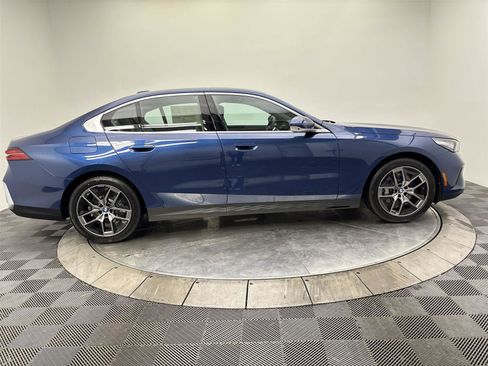 New 2026 BMW 530i xDrive w/ Premium Package image 17