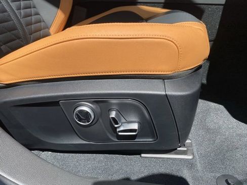 New 2024 Maserati Levante Trofeo image 40