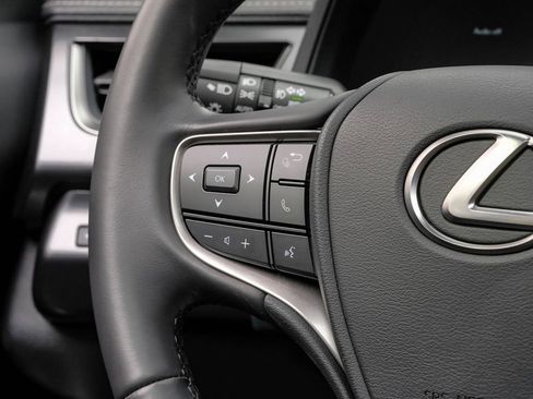 Used 2025 Lexus UX 300h FWD image 15