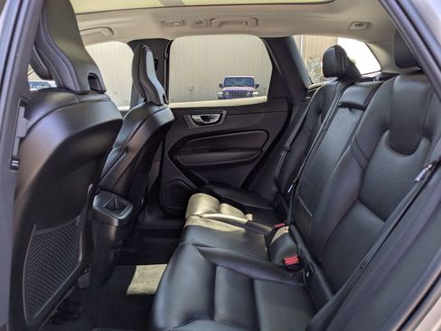 Used 2023 Volvo XC60 B5 Plus AWD/4WD image 15