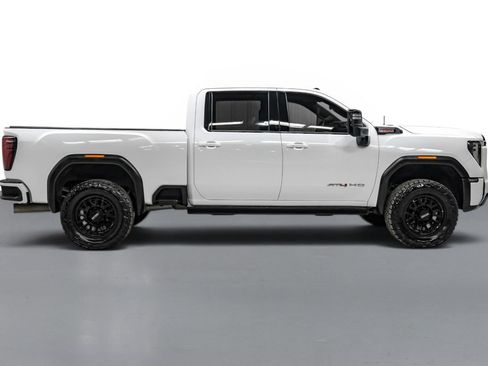 Used 2024 GMC Sierra 2500 AT4 w/ AT4 Premium Plus Package AWD/4WD image 5