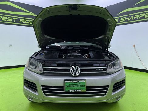 Used 2012 Volkswagen Touareg Hybrid AWD/4WD image 4