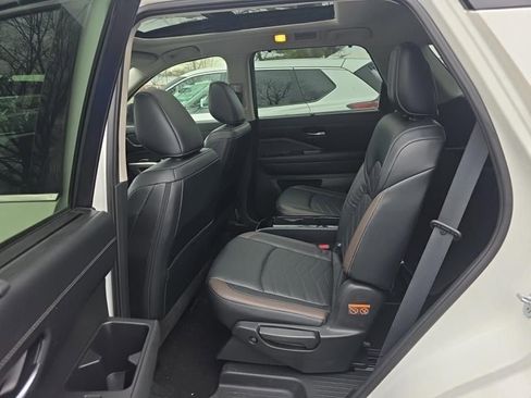 Certified 2023 Nissan Pathfinder Platinum image 4