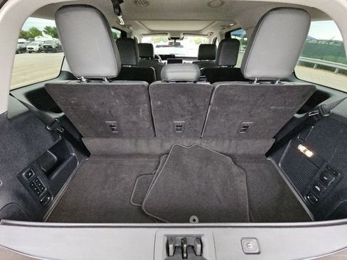 Used 2025 Ford Expedition Active image 15