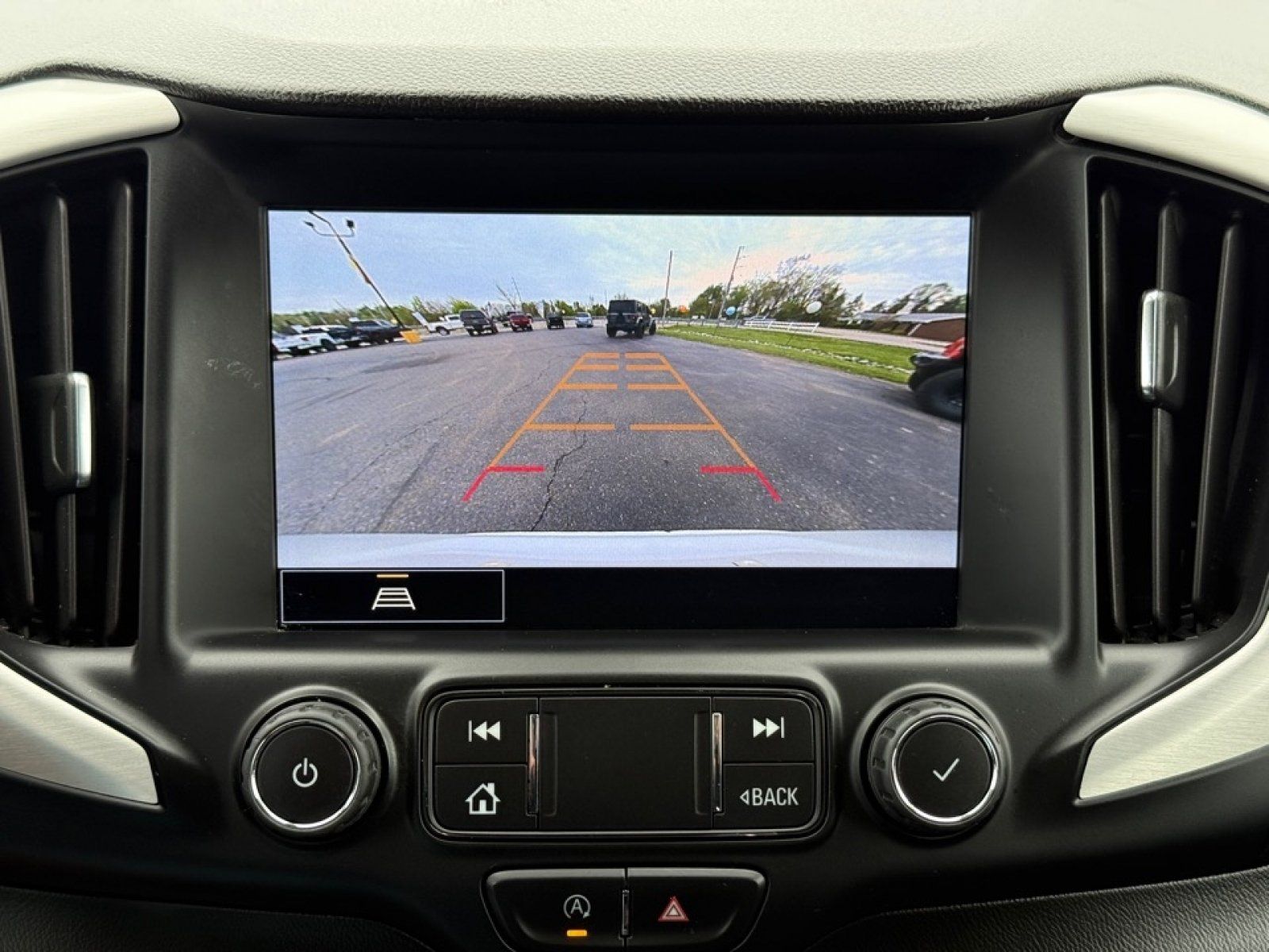 Used 2022 GMC Terrain SLT FWD image 13