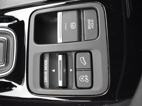 Used 2025 Honda Pilot Sport image 33