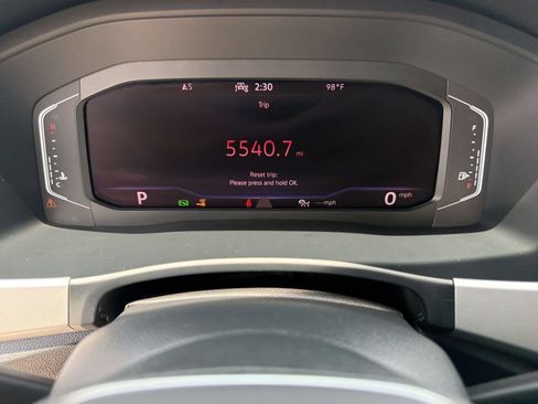 Used 2022 Volkswagen Atlas Cross Sport SE FWD image 23