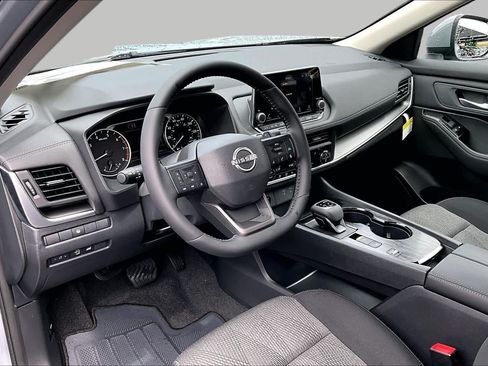 New 2026 Nissan Rogue SV FWD image 8
