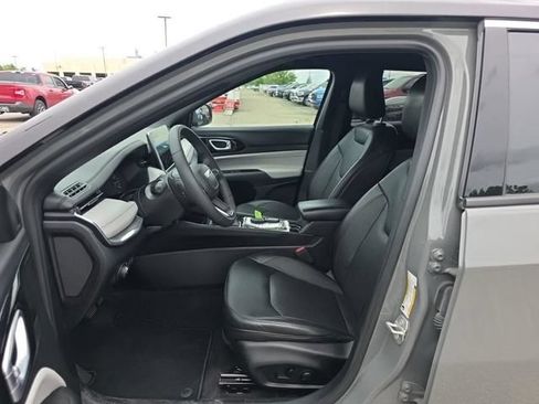 Used 2023 Jeep Compass Limited AWD/4WD image 10
