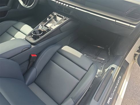 Used 2025 Porsche 911 Carrera 4 GTS image 17