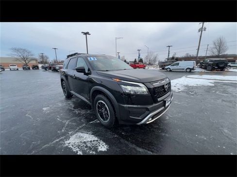Used 2023 Nissan Pathfinder Rock Creek image 2