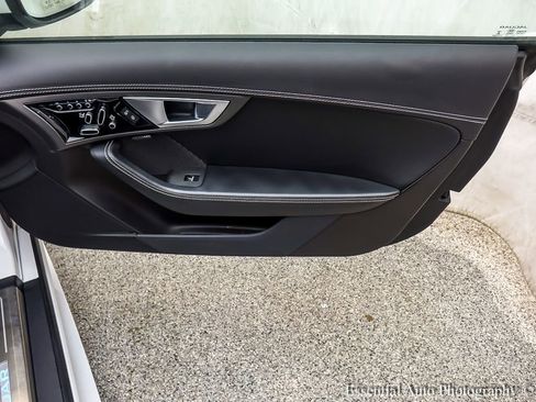 Used 2016 Jaguar F-TYPE R image 22