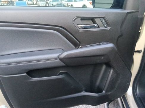 Used 2024 GMC Canyon Elevation w/ Convenience Package image 11