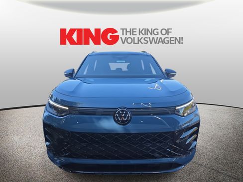 New 2025 Volkswagen Tiguan SE R-Line image 2