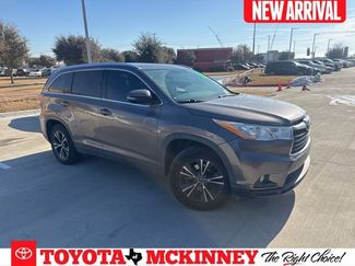 Used 2016 Toyota Highlander XLE video 1