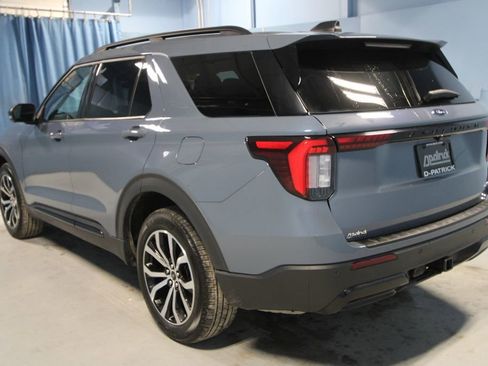 Used 2025 Ford Explorer ST-Line image 35