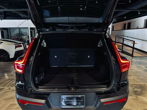 Used 2023 Volvo XC40 B5 Plus w/ Driver Assist Package AWD/4WD image 22