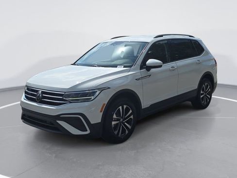 Used 2023 Volkswagen Tiguan S image 7