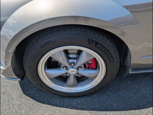 Used 2005 Ford Mustang GT RWD image 9