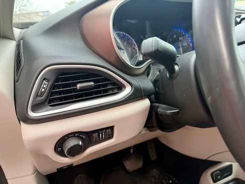 Used 2023 Chrysler Voyager LX FWD image 28